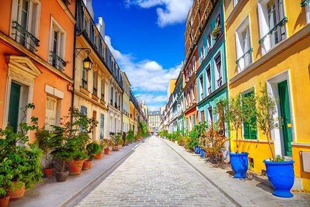 <span><span>Sûrement une des rues les plus colorées de Paris ! </span></span>